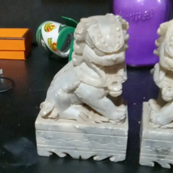 Elegant Marble Foo Dog Statues - Cream and Gray
